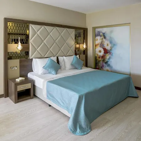 Adin Resort 5*
